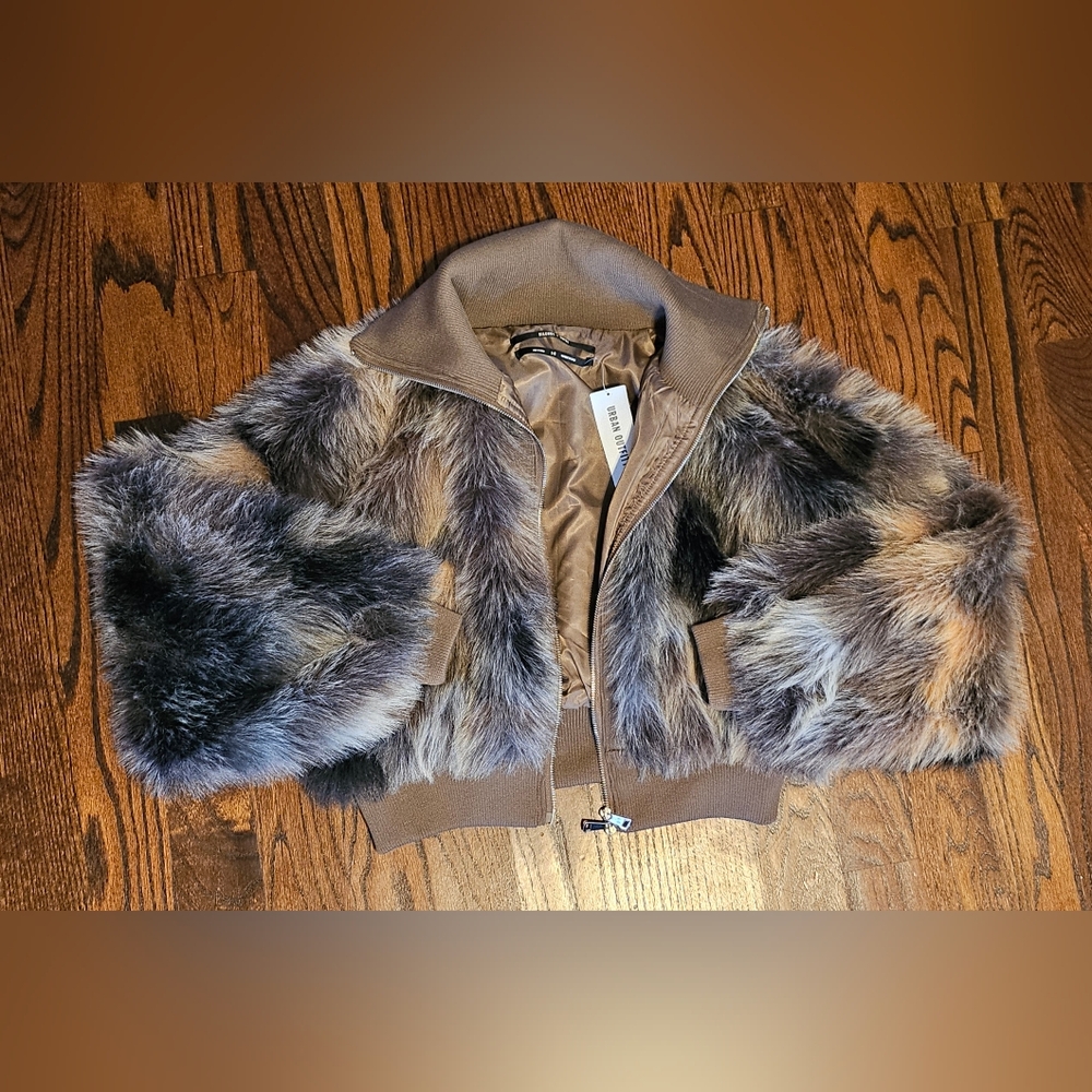Cropped Faux Fur Silence + Noise Jacket Urban Outfitters